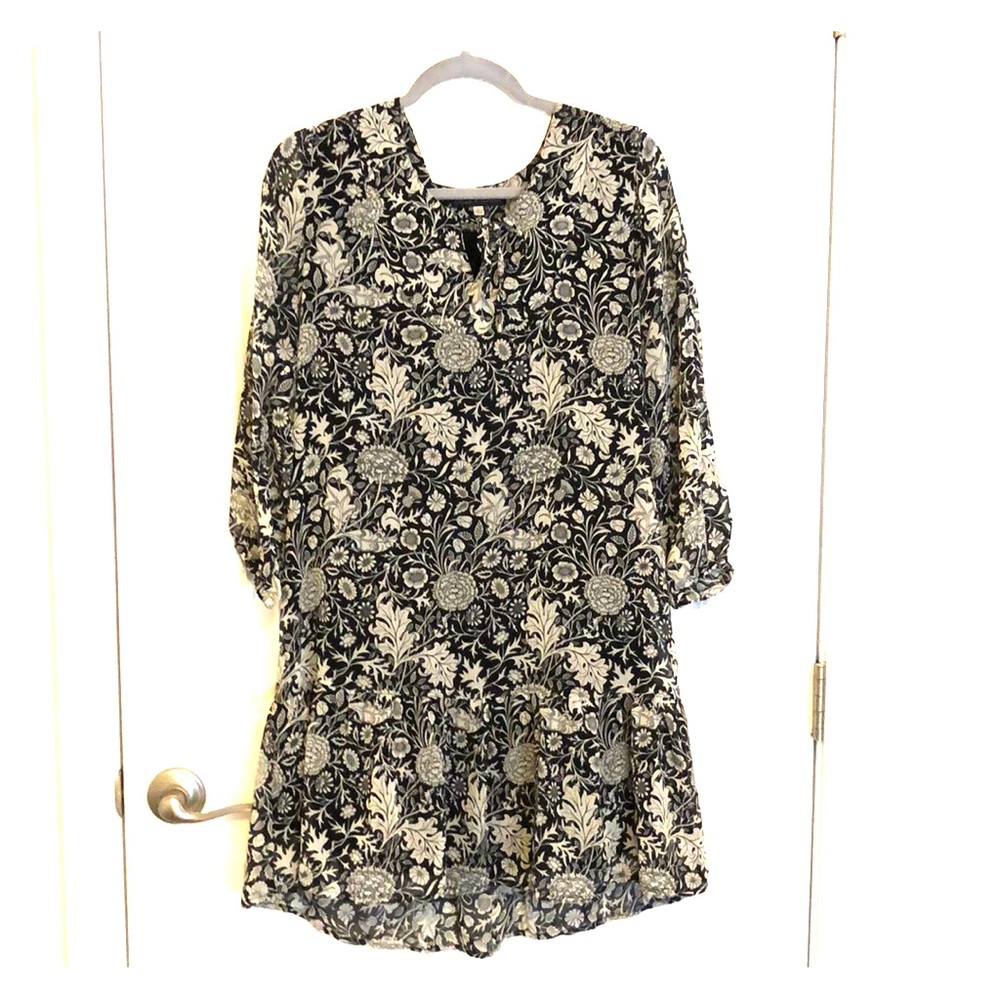 3/4’ sleeve black dress with white floral pattern